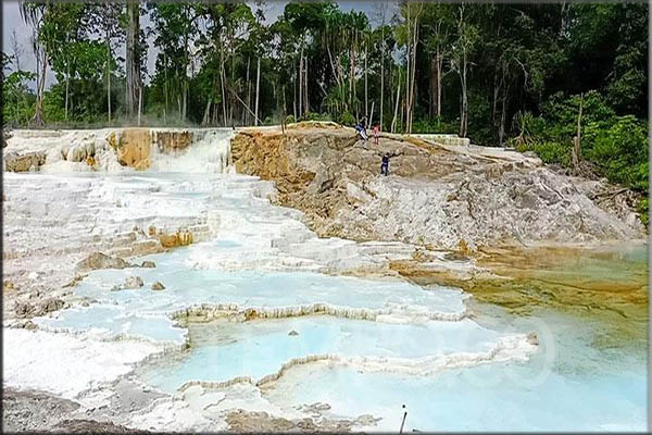 Kawah Putih Dolok Tinggi Raja