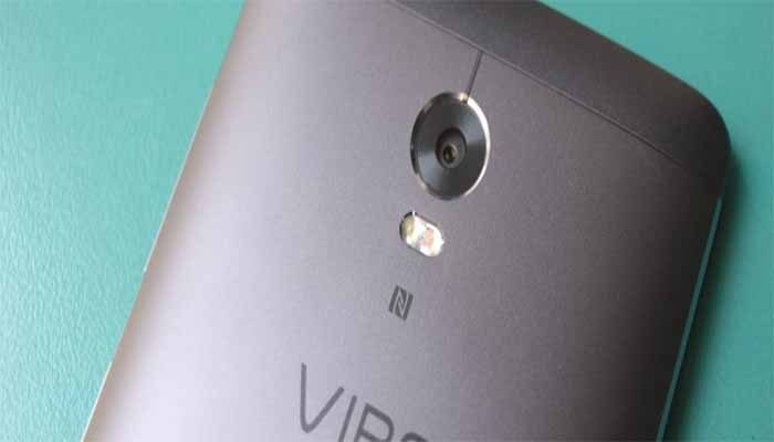 Layar Cukup Lebar dengan 5.5 inch