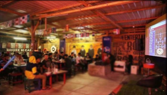 House 10 Cafe
